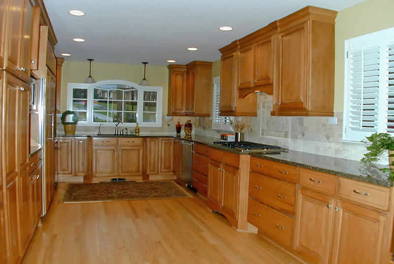 Dunwoody - Maple Glaze kitchen renovation