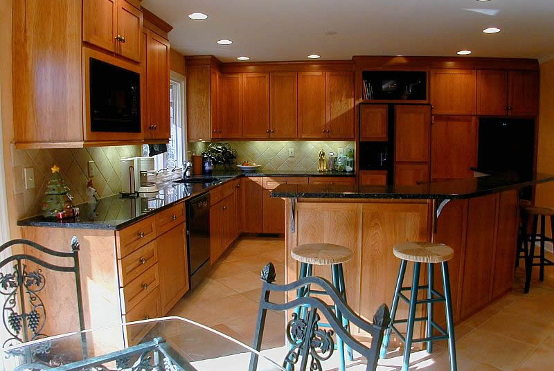 Cherry Shaker Kitchen remodeling